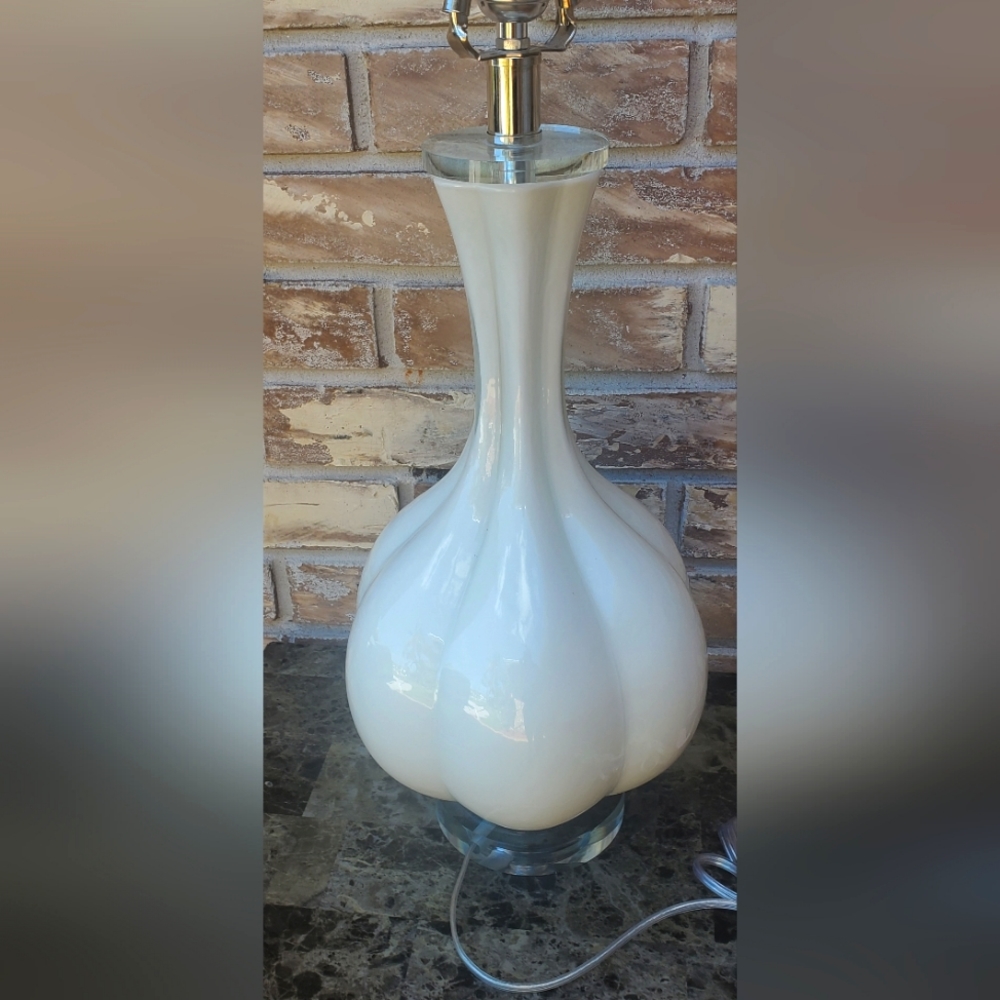 Mid Century White Glass Melon Lamp